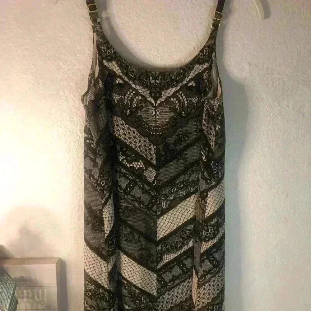 Cabi Faux Lace Print Adjustable strap cami tank sz XS - Picture 2 of 6